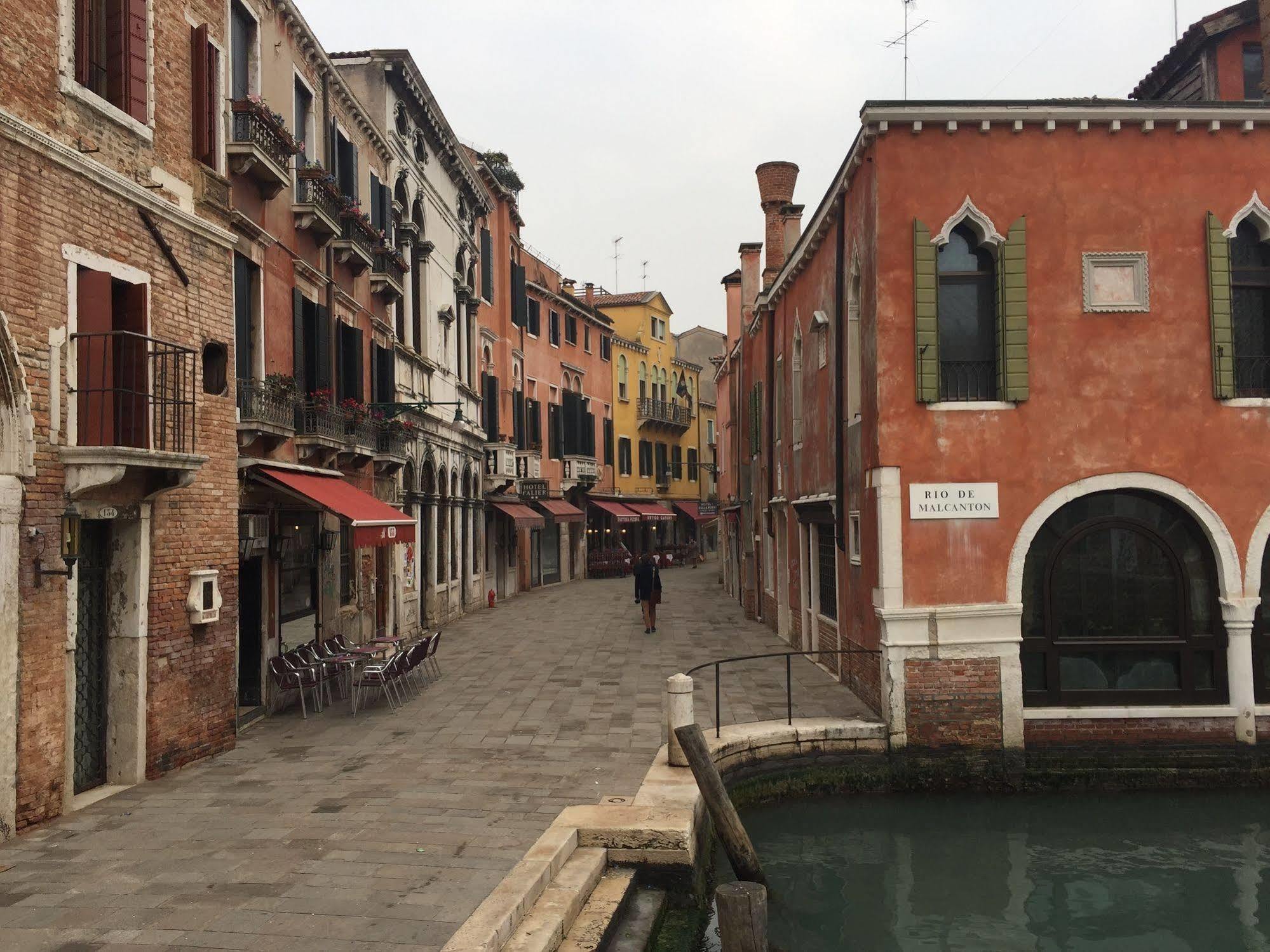 Venice Resorts Exterior photo