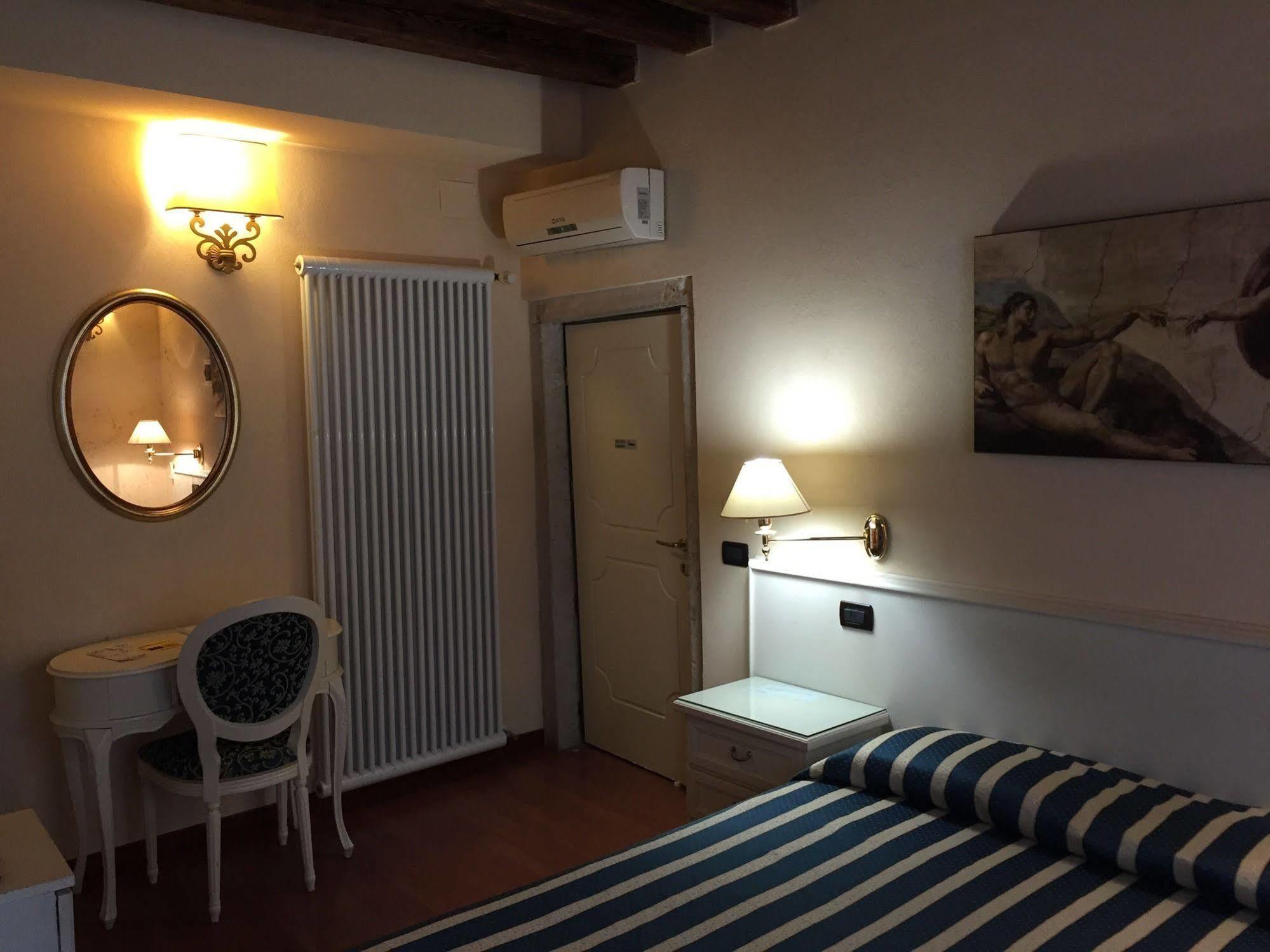 Venice Resorts Exterior photo